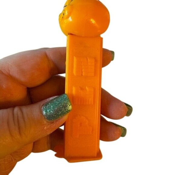 Vintage Orange Garfield PEZ Dispenser Collectible Candy Toy - Picture 2 of 8